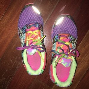 Size 6 athletic shoes multicolored
